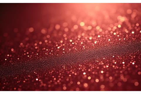 Nærbilde av en vegg med tapet med metallisk glittereffekt